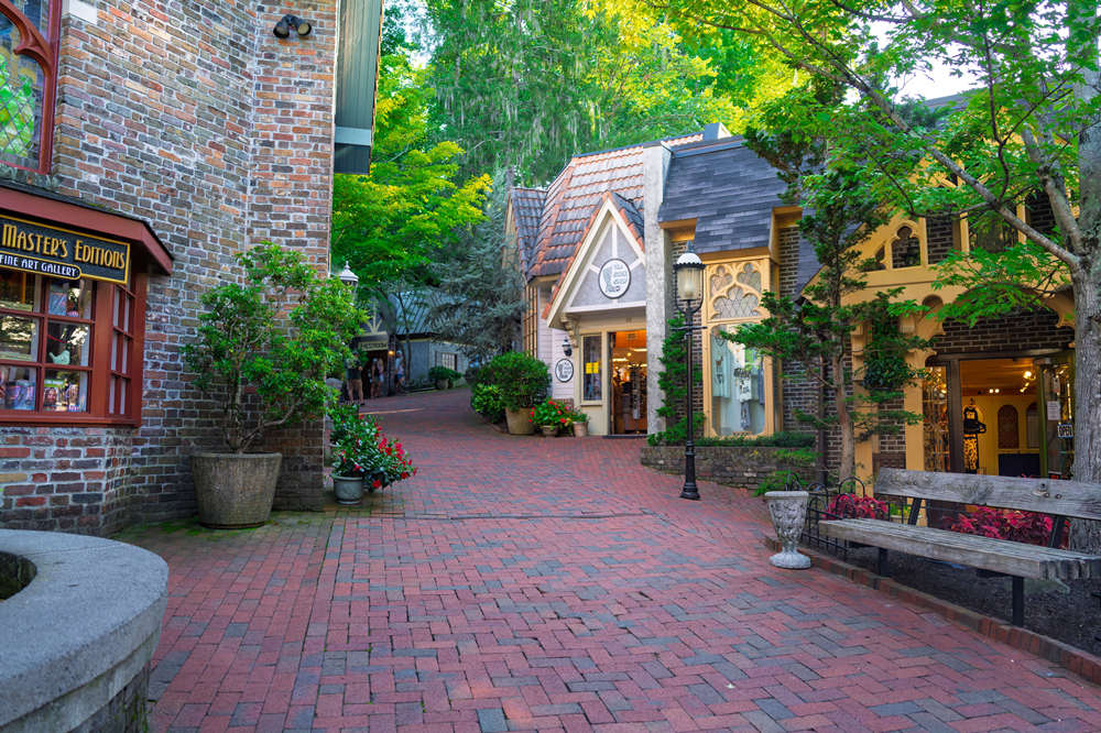 Planning a Gatlinburg Couples Getaway