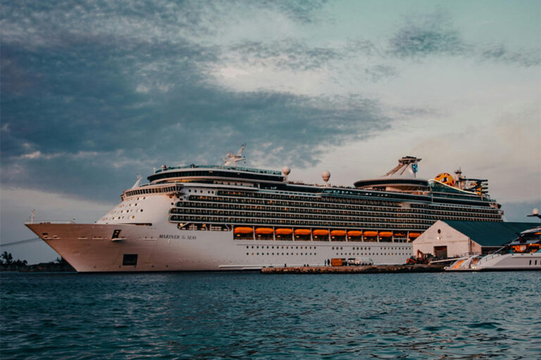 Couples cruise