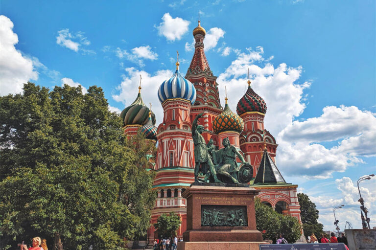 Can americans travel to russia